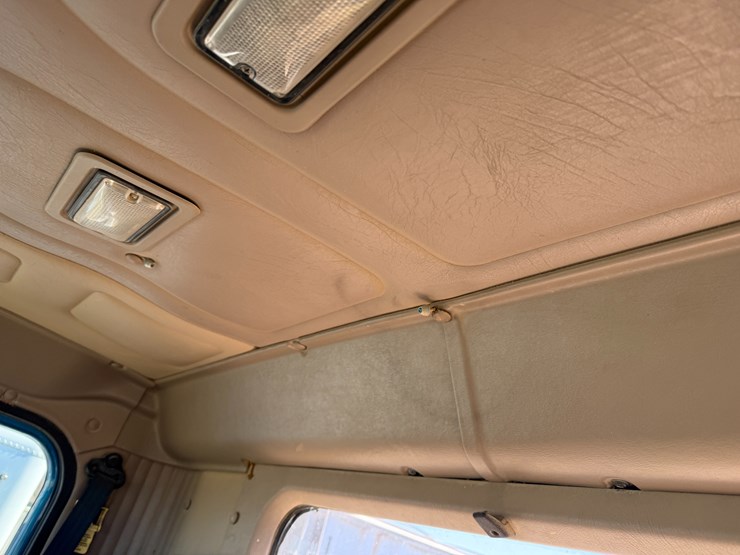 #42452-•-2007-international-l9427-daycab-truck-tractor-vin:-2hscnapr37c468369-image-75