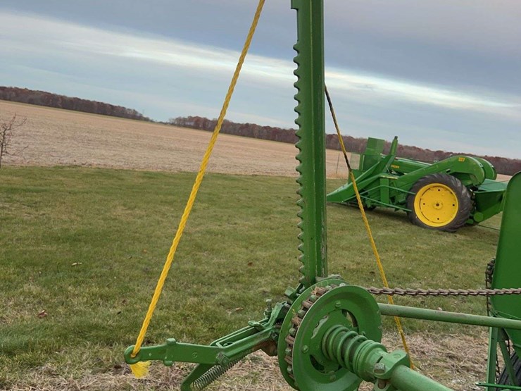 john-deere-no.-12a-pull-type-combine-image-69