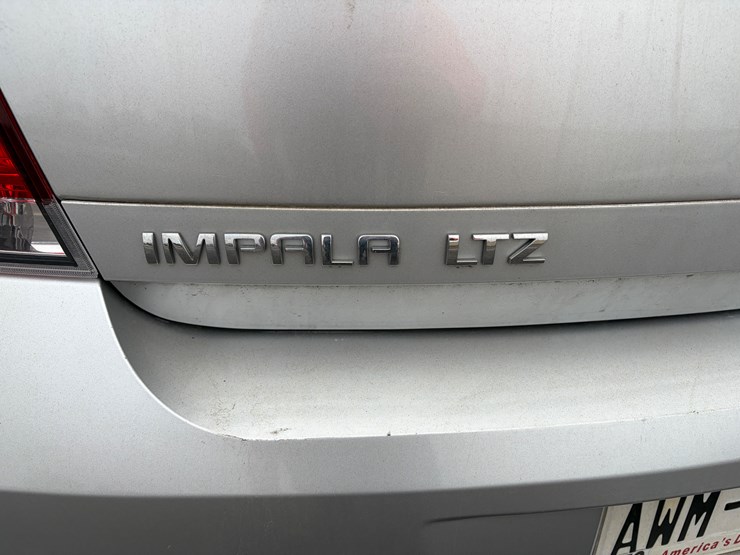 #1021-•-2014-chevy-impala-ltz-limited-(eau-claire,-wi)-(has-wi-title)-image-10