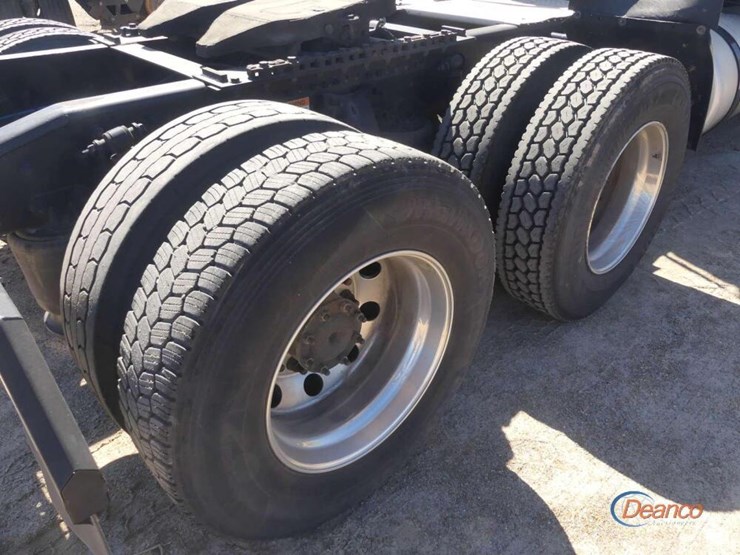 2023-freightliner-cascadia-116-image-8