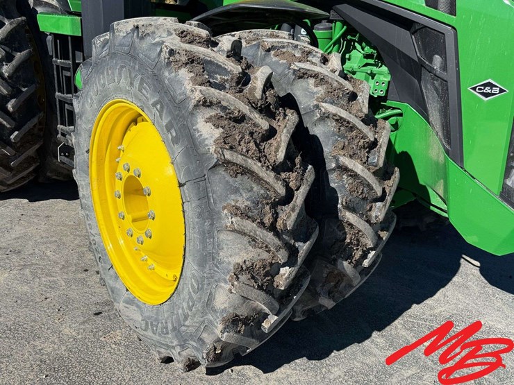 2023-john-deere-8r-370-image-16