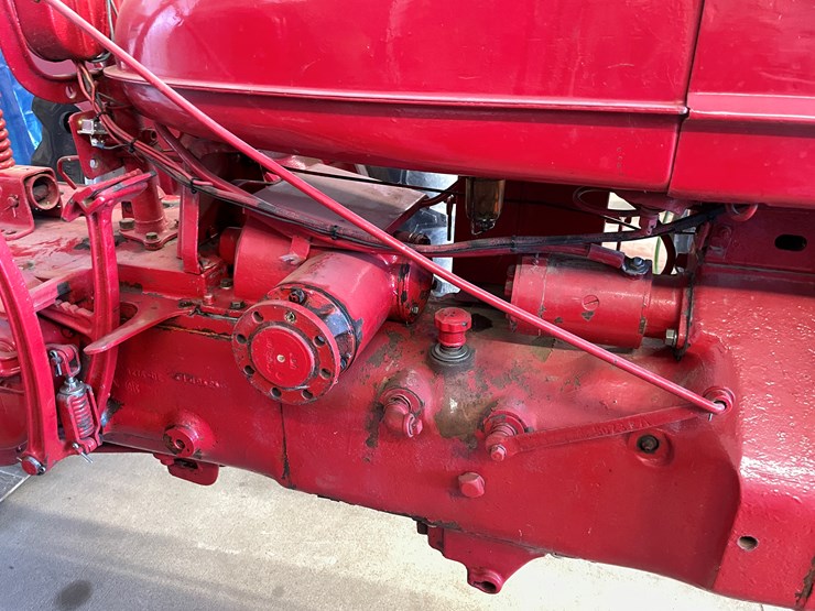 #1024-•-mccormick-farmall-h-tractor-(galesville,-wi)-image-12