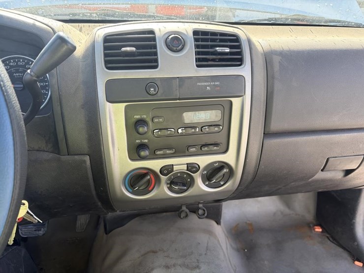 2011-chevrolet-colorado-image-14