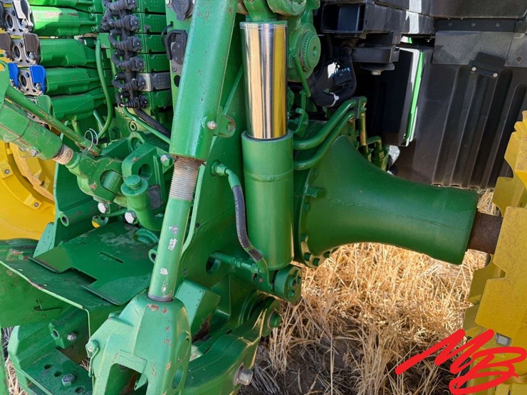 2010-john-deere-8245r-image-21