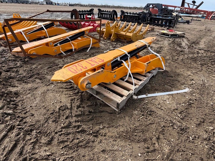 caterpillar-320-image-6