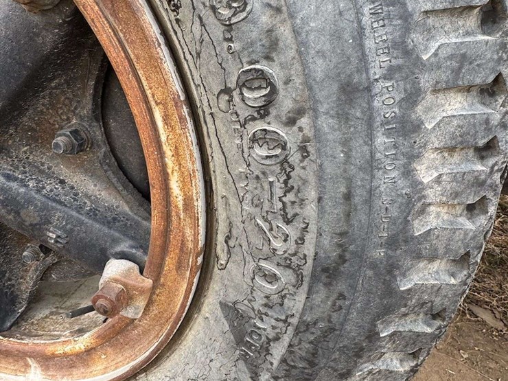 1977-international-1750-image-14