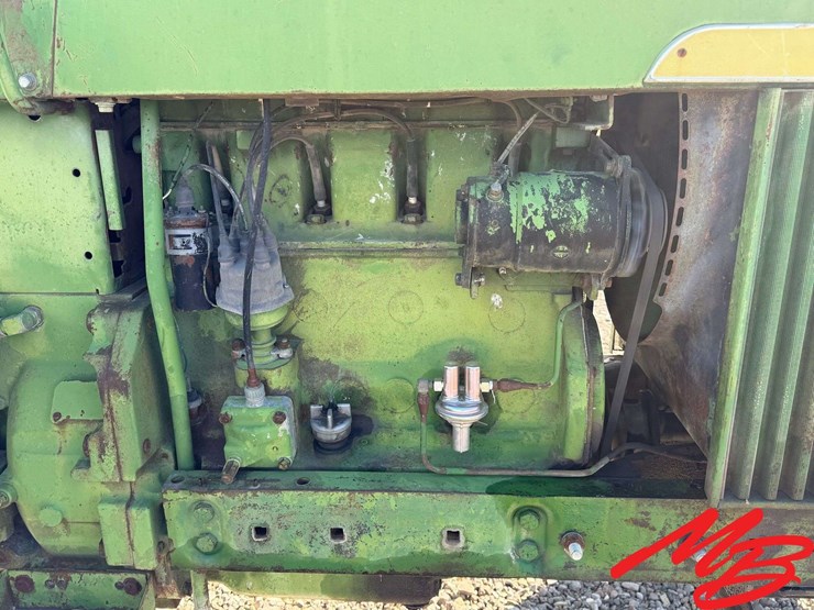 john-deere-3010-image-12