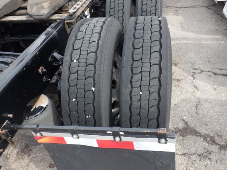 2022-kenworth-t680-image-8