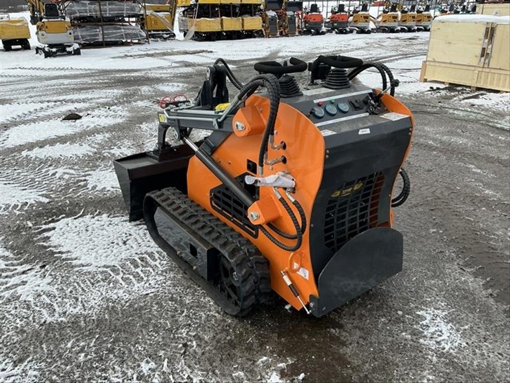 #1013-•-unused-landhero-lhr‑me380x1-mini-skid-steer-loader-image-3