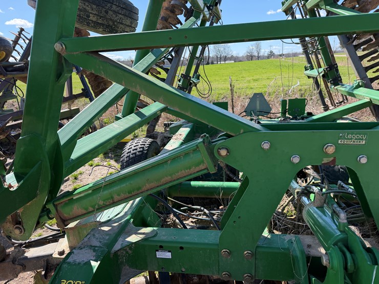 john-deere-2623vt-image-23