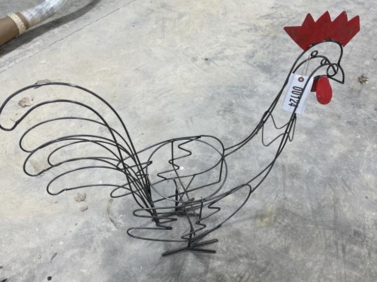 #124-•-wire-rooster-planter-image-2