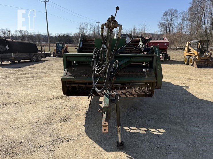 kelley-mfg-co-poultry-house-cleanout-machine-6106-image-2