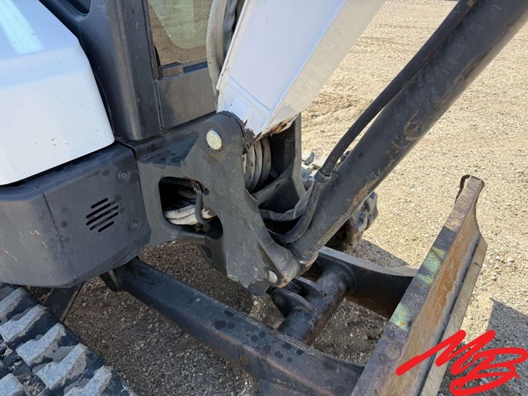 2013-bobcat-e35-image-14