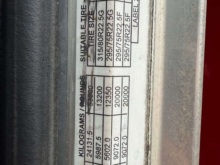 2013-peterbilt-388-image-38