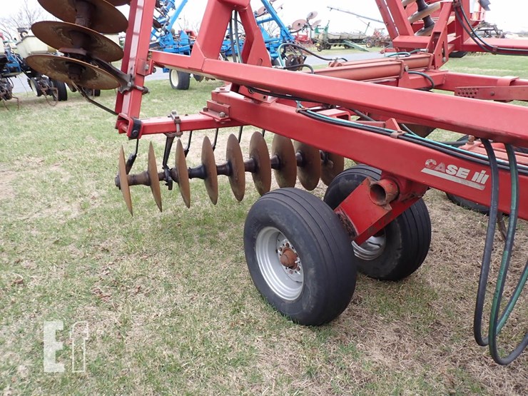 case-ih-3900-image-6