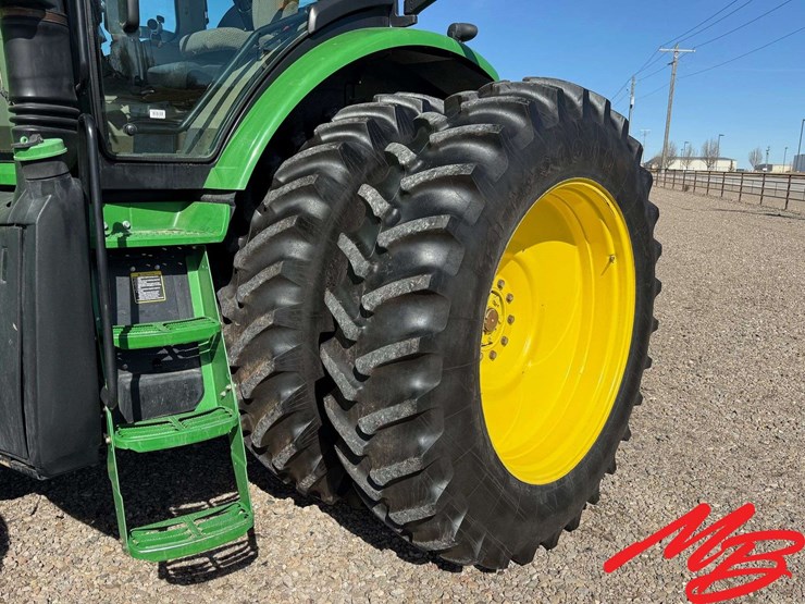 2011-john-deere-7215r-image-9
