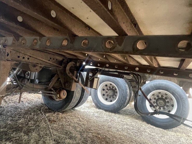 1999-utility-53'-image-48