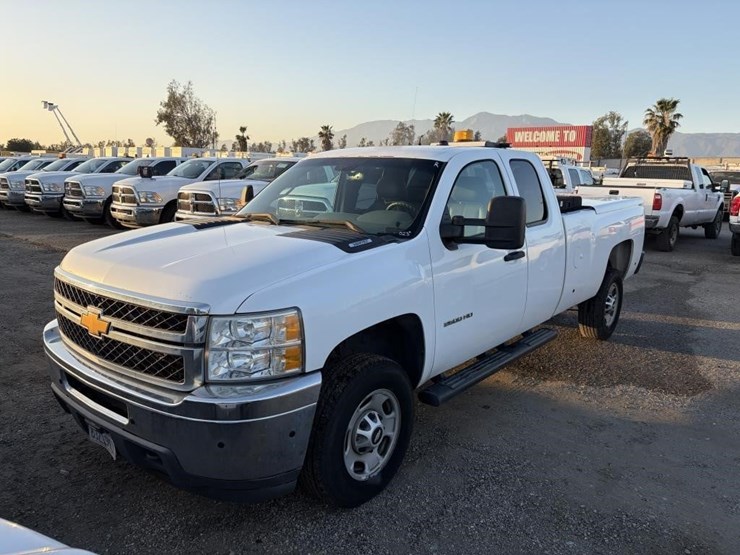 2013-chevrolet-2500-image-1