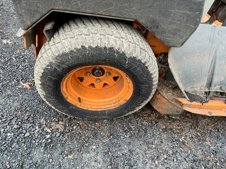 #1015-•-scag-v-ride-lawn-mower-(fall-creek,-wi)-image-30