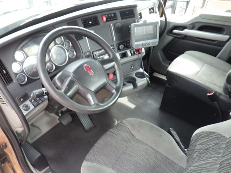 2022-kenworth-t680-image-15