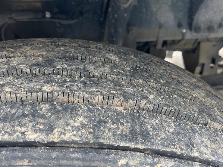 2017-kenworth-t680-image-12