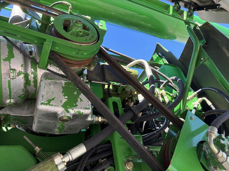 2005-john-deere-9660-sts-image-23