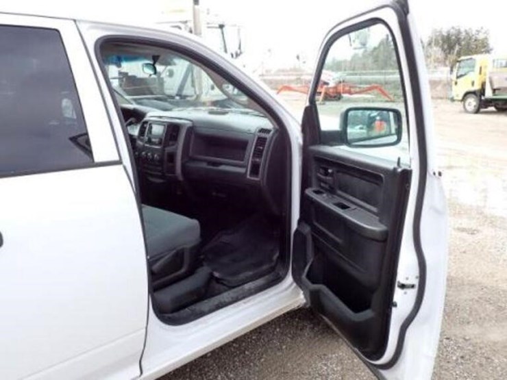 2018-dodge-1500-image-36