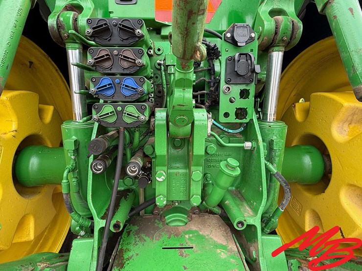 2013-john-deere-8285r-image-10
