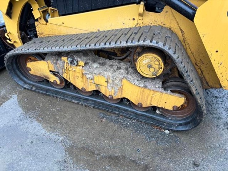 2021-caterpillar-259d3-image-11