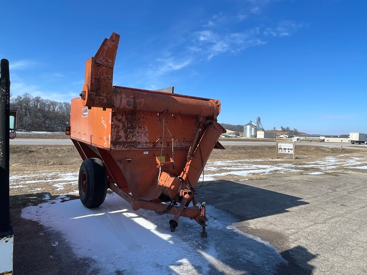 #1013-•-caldwell-grain-cart-image-3