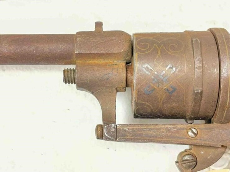 vintage-revolver-image-3