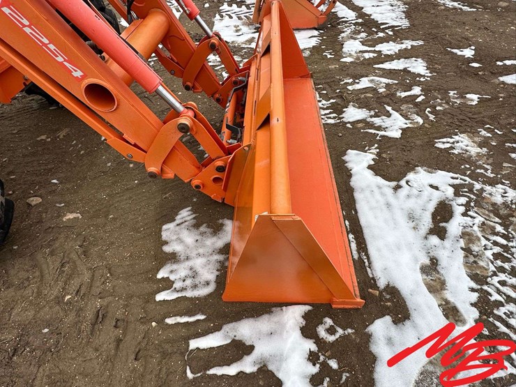 2015-kubota-m135gx-image-15