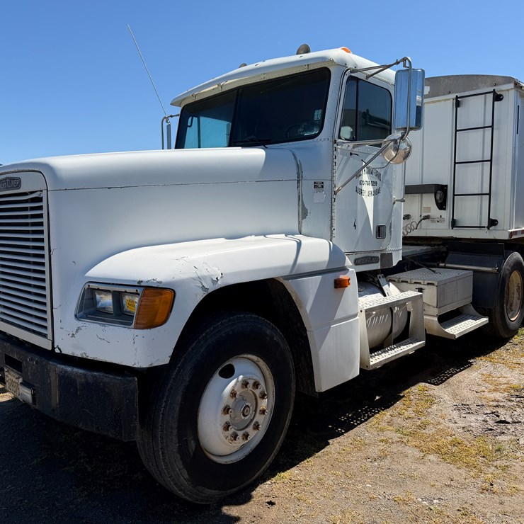 #42453 • 1996 Freightliner Daycab Truck Tractor VIN: 1FUPDCXB8TH744360