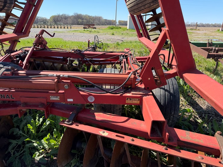 case-ih-3900dh-image-20