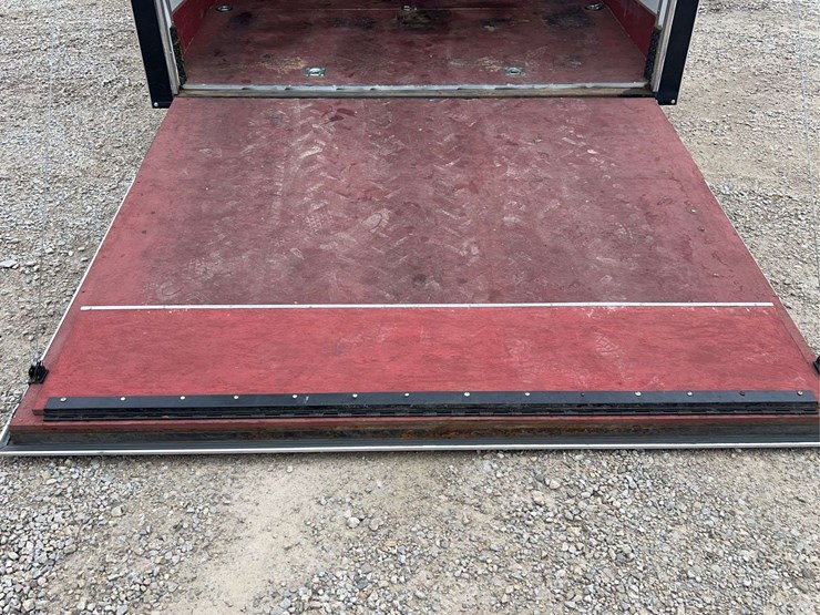 2016-stealth-viper-24'-enclosed-trailer-image-58