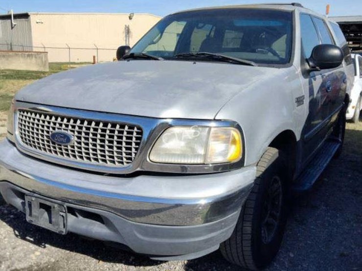 2000-ford-expedition-xlt-image-1