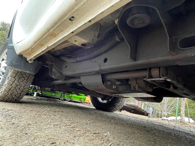 2020-chevrolet-2500hd-image-13