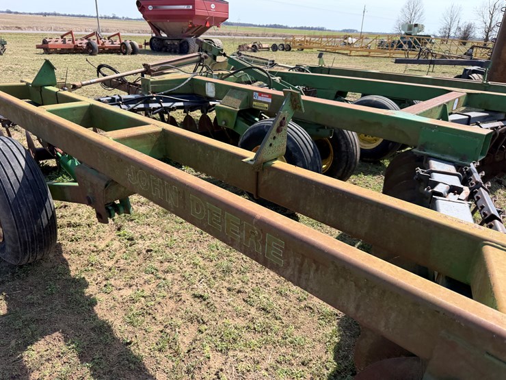 john-deere-630-image-7