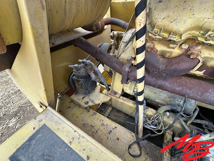 new-holland-70-image-36