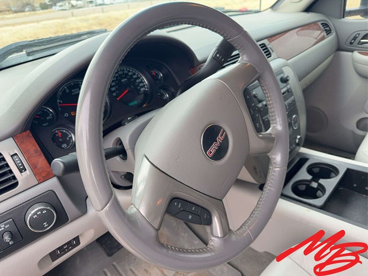 2009-gmc-sierra-2500-image-28