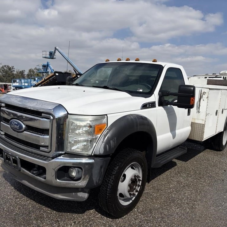 2012 FORD F550 XLT SD