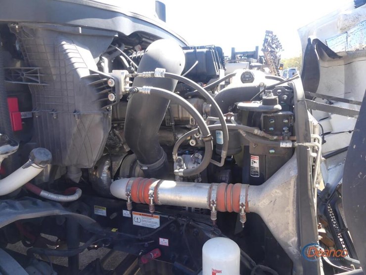 2023-freightliner-cascadia-116-image-10