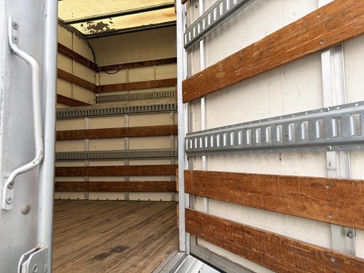 2016-ford-f650-xlt-image-22