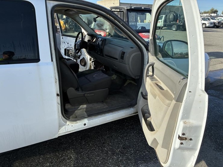 2012-chevrolet-silverado-1500-image-9