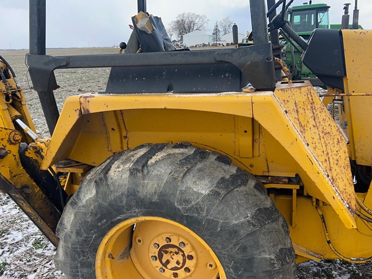 deere-210c-image-50