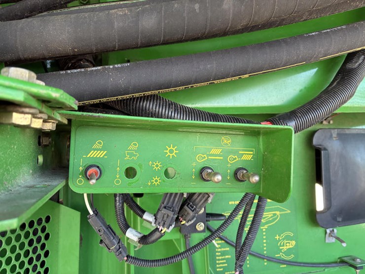 2005-john-deere-9660-sts-image-25