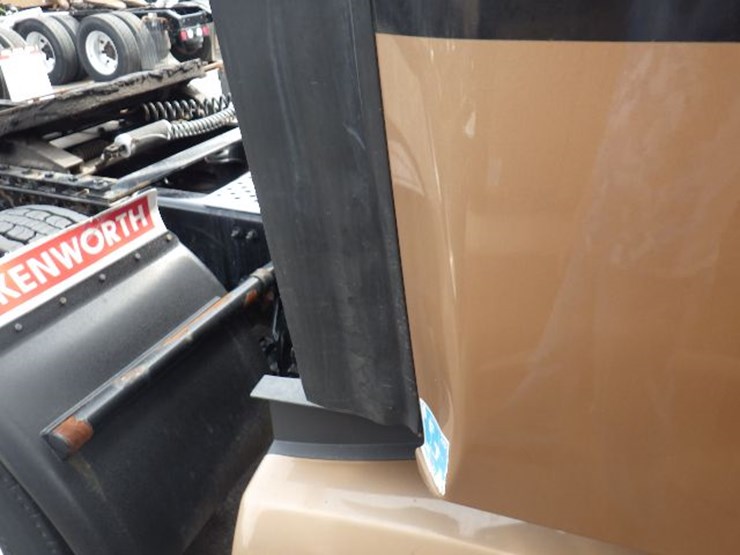 2022-kenworth-t680-image-7