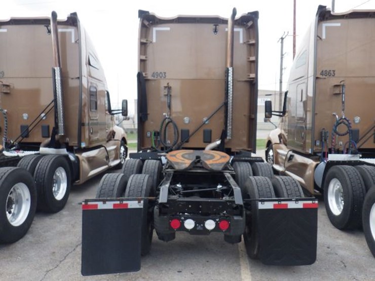 2022-kenworth-t680-image-11