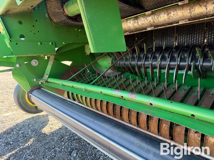 2024-john-deere-561m-image-16