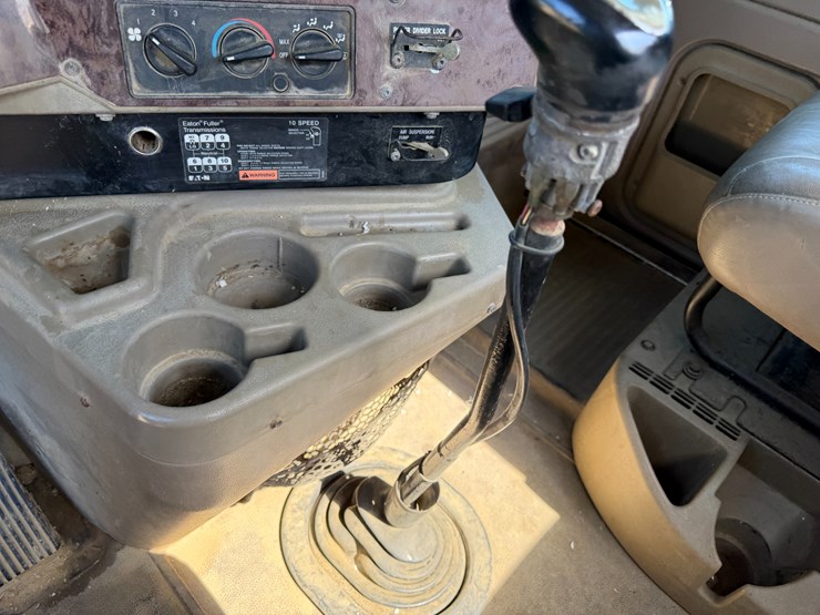 #42452-•-2007-international-l9427-daycab-truck-tractor-vin:-2hscnapr37c468369-image-67